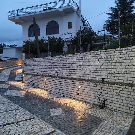 G&K Garden Hotel Berat Exterior photo