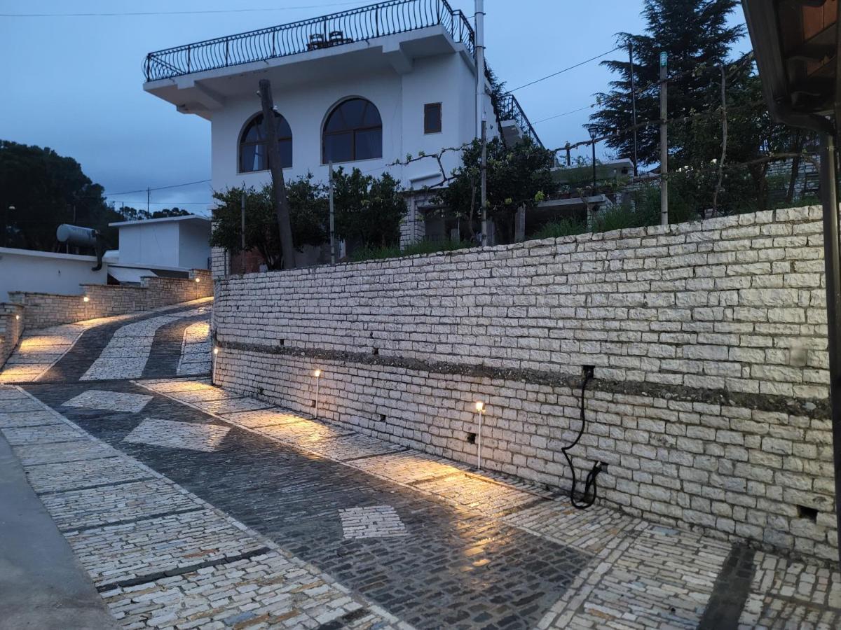 G&K Garden Hotel Berat Exterior photo